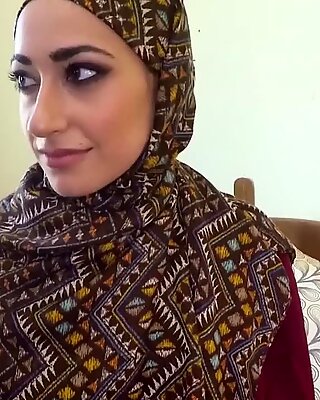Arab woman in hijab has sex with big man
