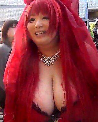 Japans meisje met enorme borsten (deel 1)