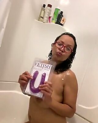 Anna Maria Reif Latina Rasieren in der Dusche